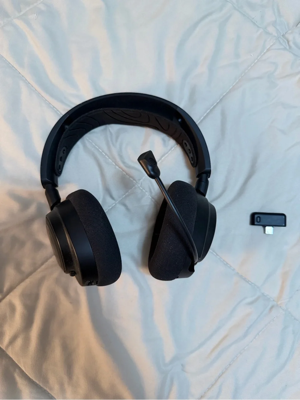 Steel series arctis nova wireless headset for xbox and pc